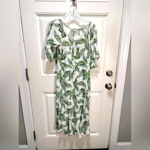 Krazy Kat Size Medium White and Green Leaf Maxi Dress